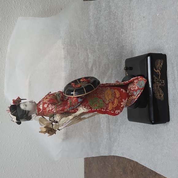 Vintage dancing Geisha music Box - Picture 10 of 11